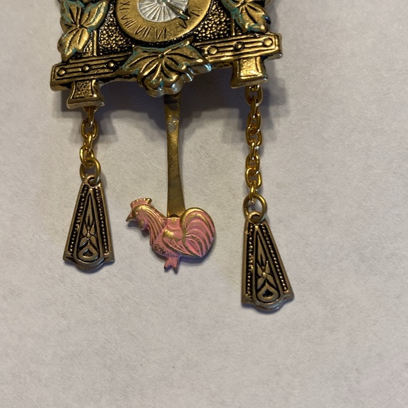 Vintage Spain Gold Tone Cuckoo Clock Brooch Pin - Picture 3 of 16